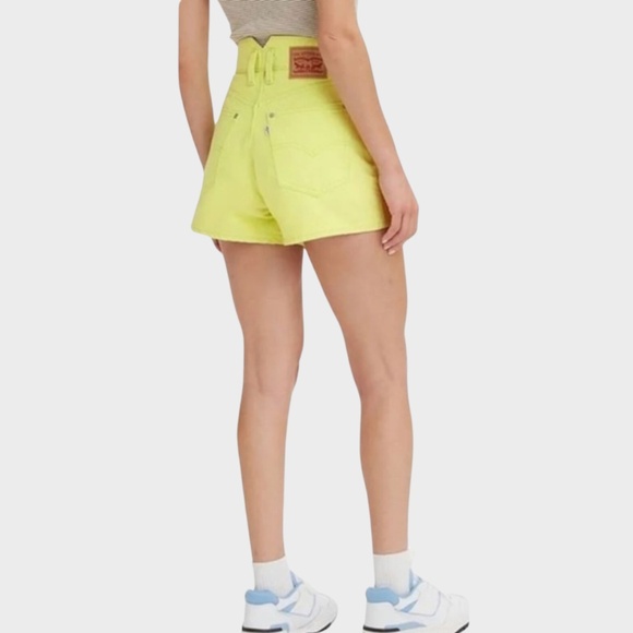 Levis High Waisted Mom Shorts Relaxed Womens Size 33 or 34 Neon Green - Picture 1 of 8